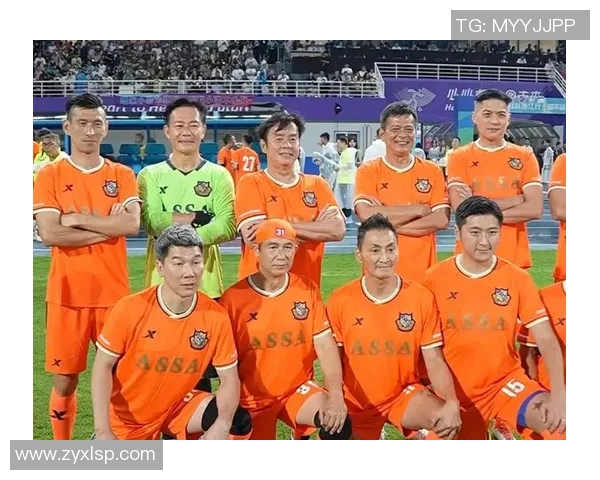 香港足球明星队对抗国际明星队展现足球魅力与激情的精彩对决