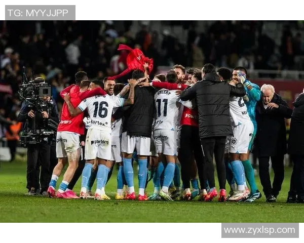 足球明星组合精彩瞬间集锦视频展现足坛传奇魅力与激情对决