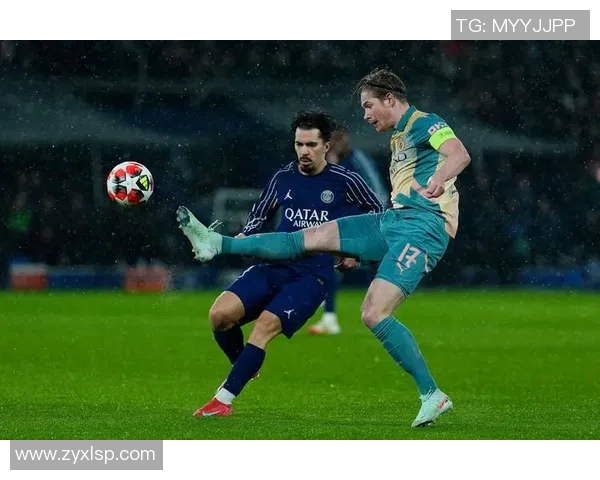 足球明星高清图集展示各大球星风采与成就的精彩瞬间