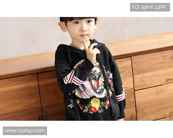 足球明星时尚风采大揭秘卫衣搭配潮流图片欣赏 足球明星时尚风采大揭秘卫衣搭配潮流图片欣赏