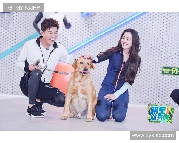 足球明星与爱犬亲密瞬间高清头像分享，感受温暖与激情的完美结合